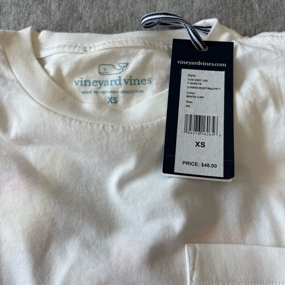 NWT! Vineyard Vines Hockey Classic White Long Sleeve Tee Size XS - Picture 2 of 5